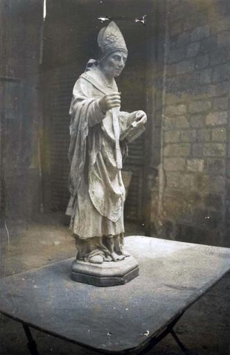 Statue : saint évêque