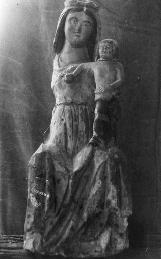 statue : Vierge à l'Enfant, craie peinte
