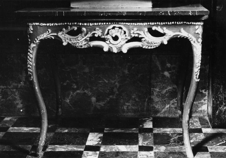 table, choeur de l'église côté nord, bois peint et doré