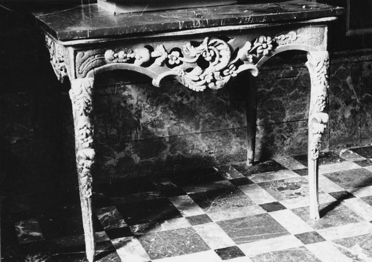 table, choeur de l'église côté sud, bois peint et doré