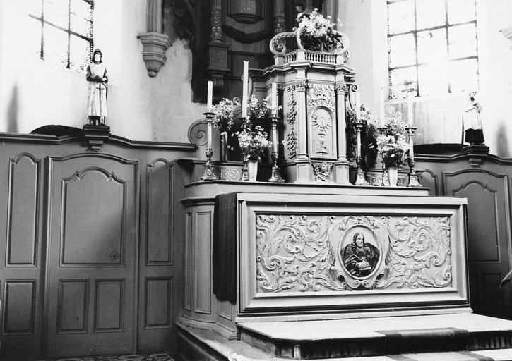 autel, gradin d'autel, tabernacle, dais d'autel (baldaquin) du maître-autel, bois sculpté et peint