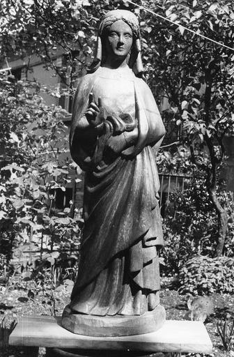 statue : sainte Agathe ou sainte Avoye, bois