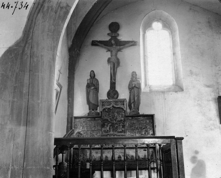 groupe sculpté : Christ en croix entre la Vierge et saint Jean (le), vue générale