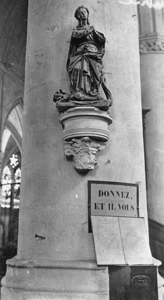 groupe sculpté : sainte Marguerite, vue générale