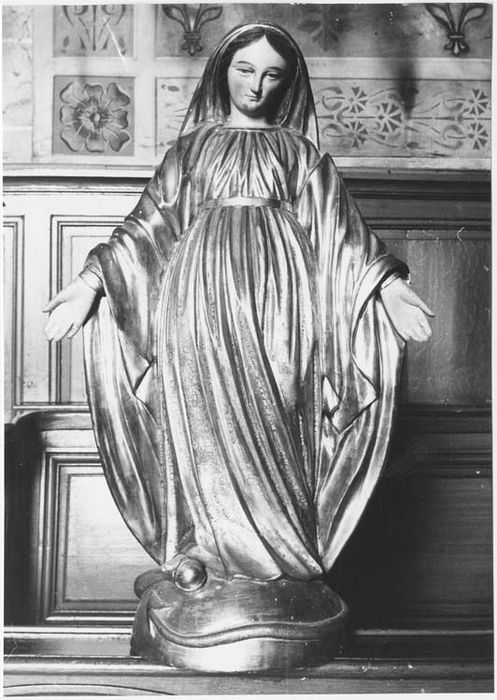 statue : Vierge dite de la Médaille miraculeuse