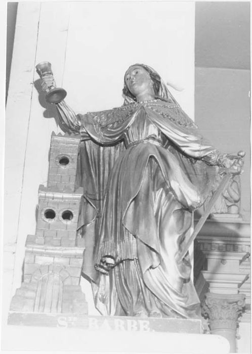 statue : Sainte Barbe