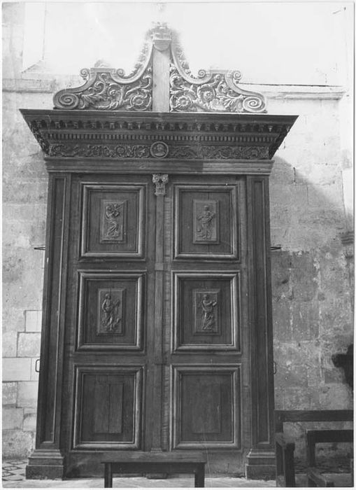 tambour de la porte principale