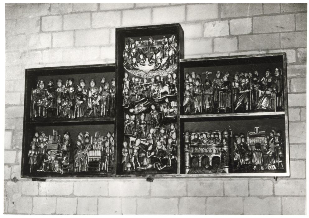haut-relief : scènes de la vie et du martyre de saint Maurice