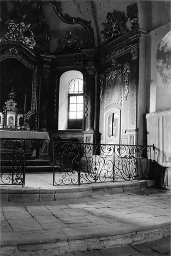 Clôture de choeur (table de communion) à décor d'arabesques et d'étoiles, fer forgé