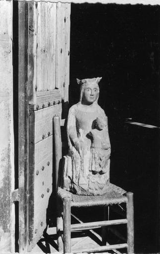 Groupe sculpté : Vierge à l'Enfant, bois sculpté, peint - © Ministère de la Culture (France), Médiathèque du patrimoine et de la photographie (objets mobiliers), tous droits réservés