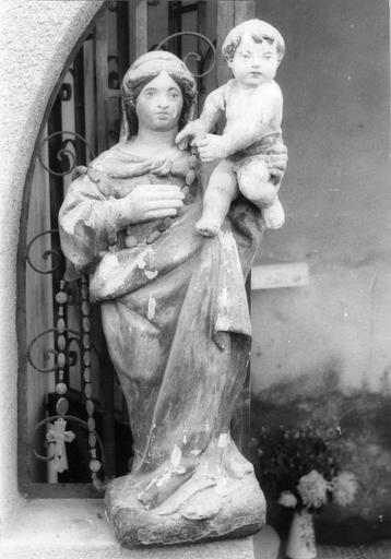 Groupe sculpté : Vierge à l'Enfant au Rosaire, bois sculpté, peint