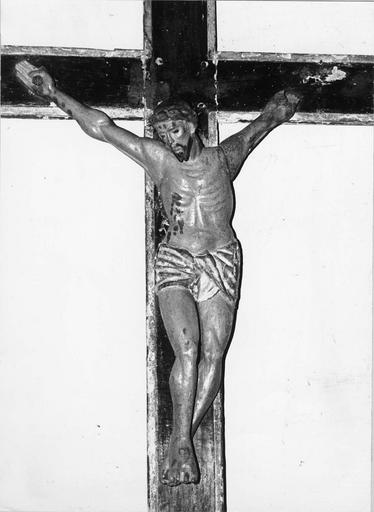 Statue : Christ en croix, statue dite des Pénitents, vue rapprochée, bois sculpté, peint - © Ministère de la Culture (France), Médiathèque du patrimoine et de la photographie (objets mobiliers), tous droits réservés