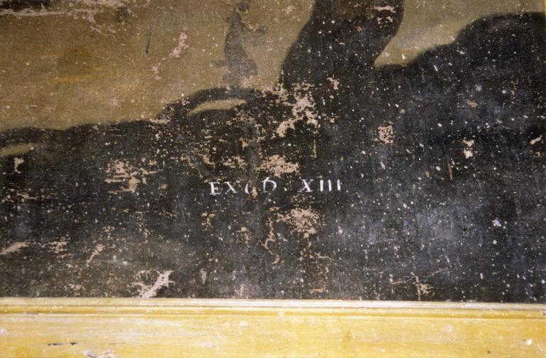Tableau : Le transport de l'arche d'alliance, détail d'une inscription 'Exod XIII', indiquant la source littéraire dont est tirée l'illustration, huile sur toile - © Ministère de la Culture (France), Médiathèque du patrimoine et de la photographie (objets mobiliers), tous droits réservés