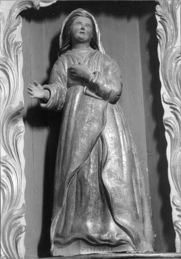 Retable, statue : Sainte Marie, bois sculpté, gravé, peint, doré