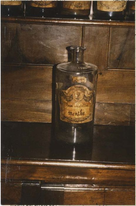 pot à pharmacie (flacon) - © Ministère de la Culture (France), Médiathèque du patrimoine et de la photographie, diffusion RMN-GP