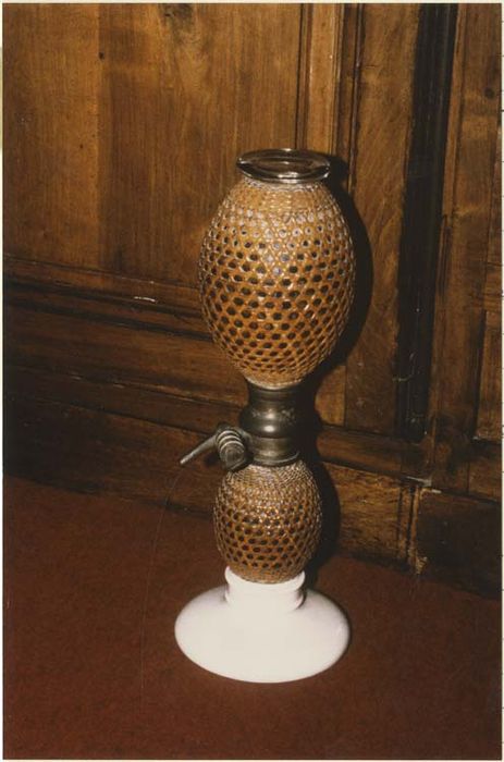 deux générateurs de gaz (gazogènes de table) - © Ministère de la Culture (France), Médiathèque du patrimoine et de la photographie, diffusion RMN-GP