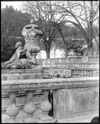 Balustrades d'escalier et sculptures