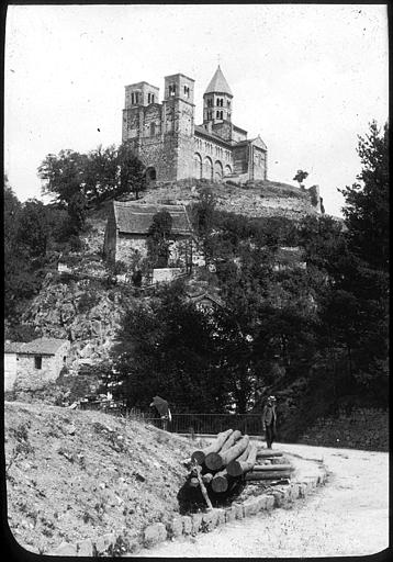 Vue prise du haut de la butte du mont Cornadore