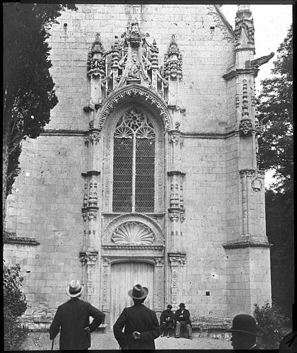 Chapelle : façade ouest, portail