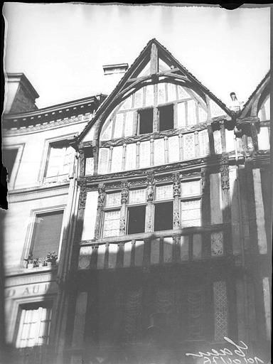 Façade à pans de bois sur rue