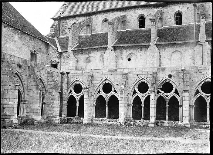 Cloître : façade nord