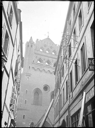 Façade ouest depuis la rue