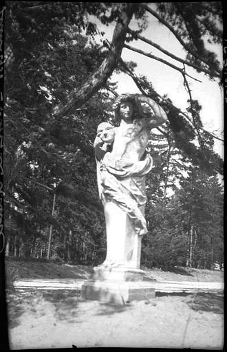 Statue dans le parc