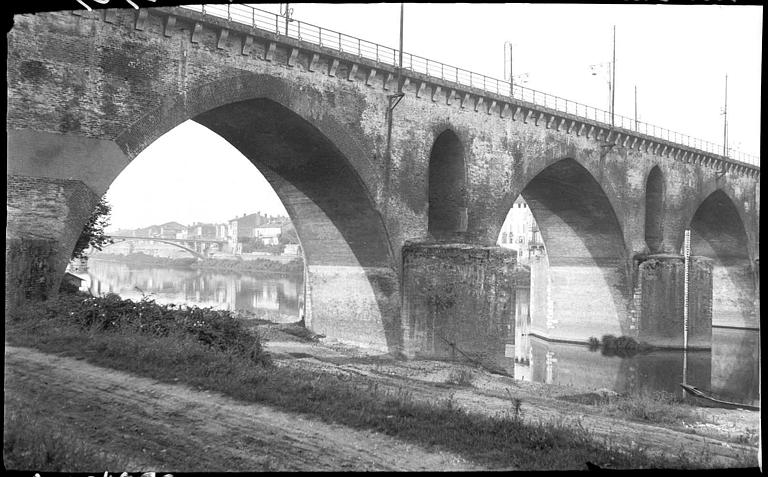 Vue transversale du Pont-Vieux