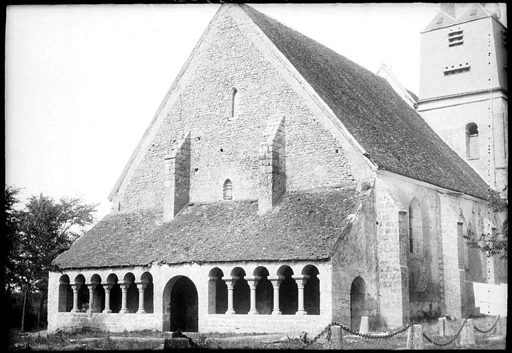 Porche extérieur sur pignon