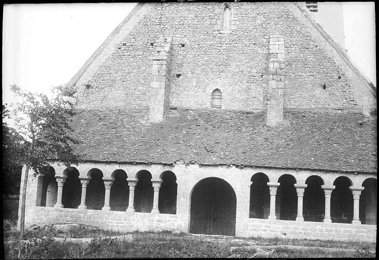 Porche extérieur sur pignon