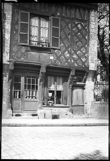 Façade à pans de bois sur rue