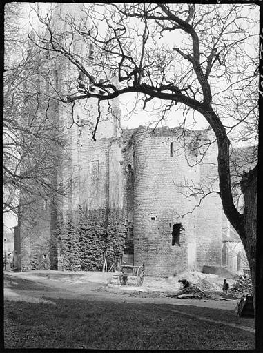 Clocher de l'église, tour du château