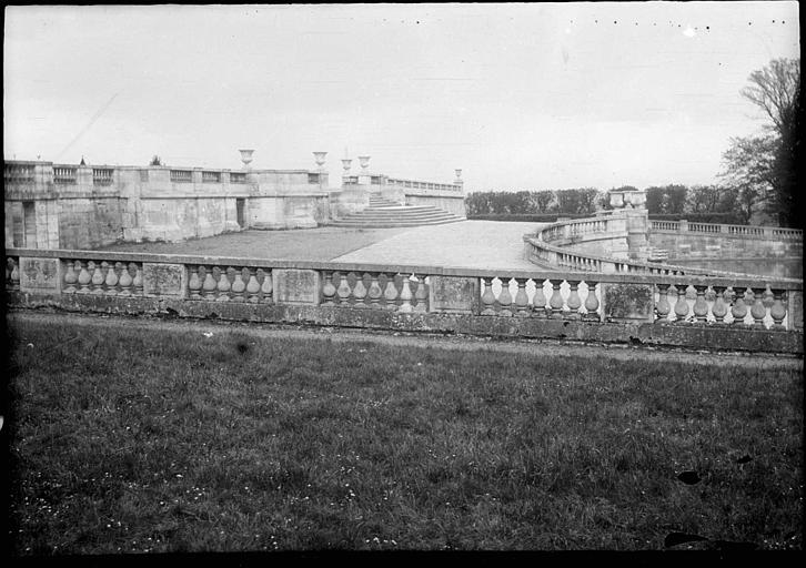 Balustrades et escaliers, vases