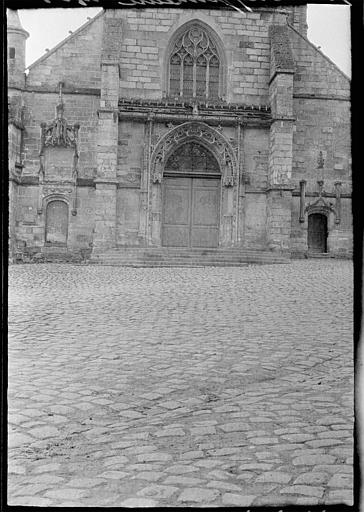 Façade ouest, partie inférieure