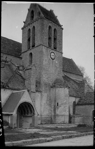 Clocher et porche