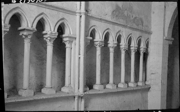 Intérieur : arcature du triforium du choeur