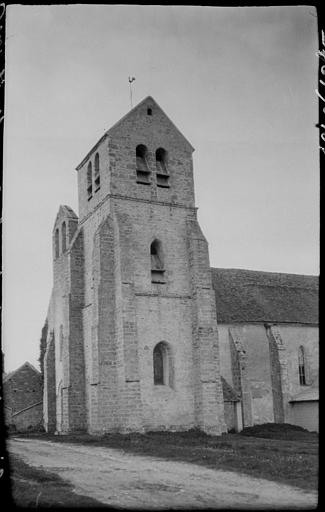 Clocher et façade latérale