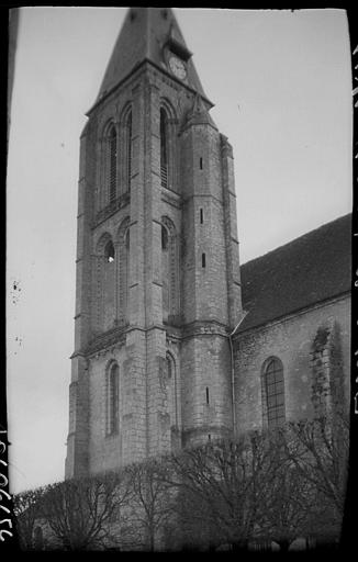 Clocher et façade latérale