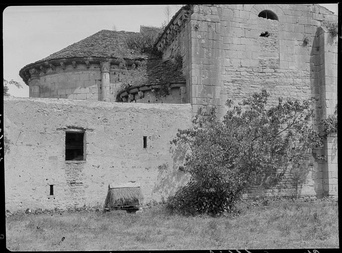 Ancien prieuré : abside et pignon