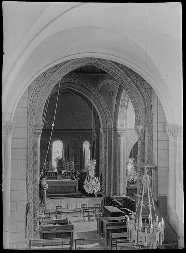 Intérieur : la nef vue de la tribune de l'orgue