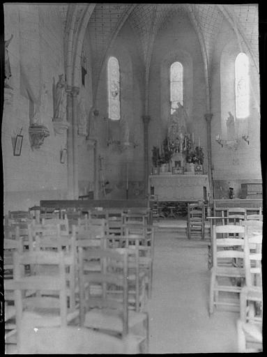 Intérieur : la nef vers le choeur