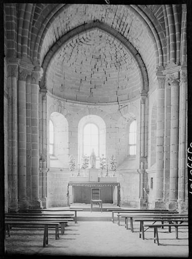 Intérieur : la nef vers le choeur