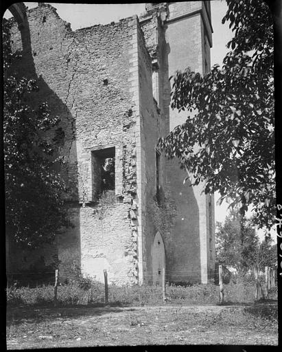 Donjon : détail d'une façade