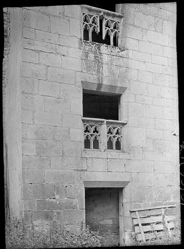 Escalier du donjon : fenêtres géminées