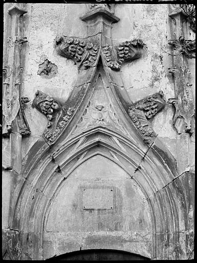Porte d'entrée, détail du gable
