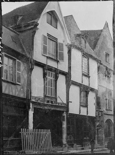 Façade sur rue, devantures de boutiques