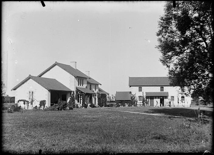 Ferme du XIXe avec les communs