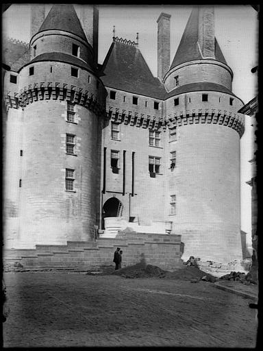 Châtelet d'entrée, pont-levis