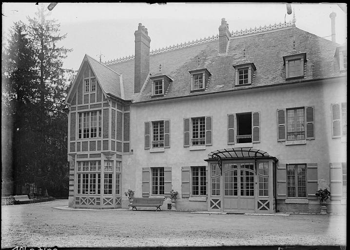 Façade principale, vue générale