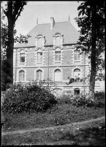 Façade sur jardin